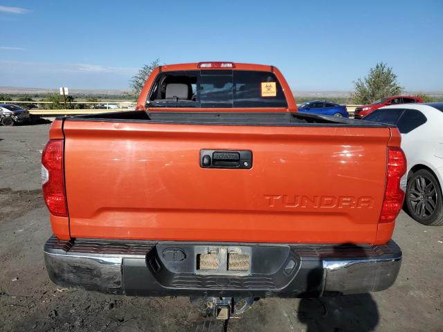 5TFUY5F15JX727747 - 2018 TOYOTA TUNDRA DOUBLE CAB SR/SR5 ORANGE photo 6