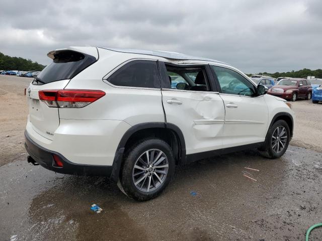 5TDJZRFH4KS604971 - 2019 TOYOTA HIGHLANDER SE WHITE photo 3