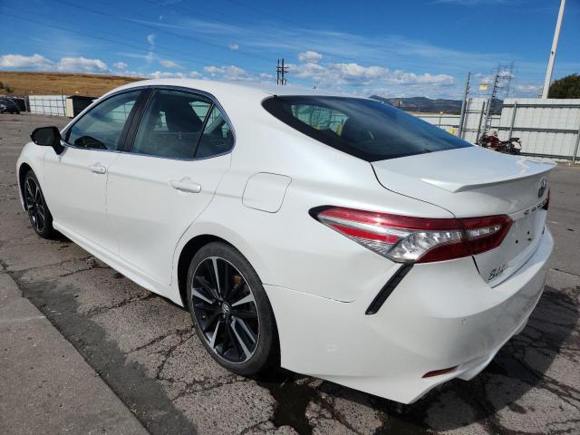 4T1B61HK4JU009566 - 2018 TOYOTA CAMRY XSE 白色 照片 2