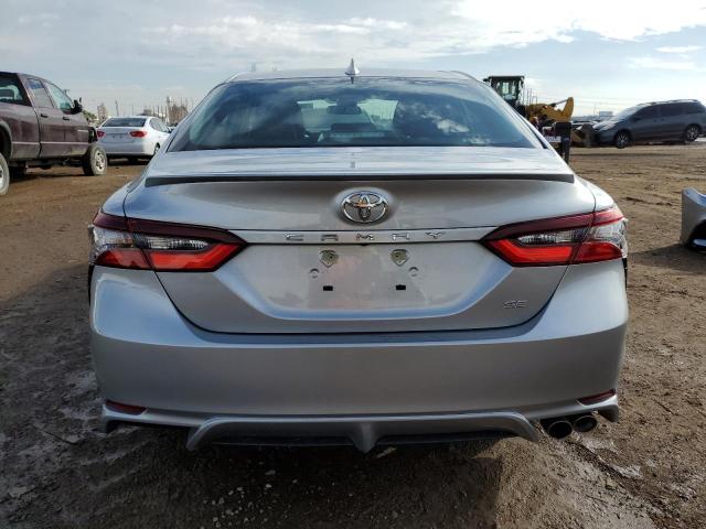 4T1G11AK5PU728591 - 2023 TOYOTA CAMRY SE NIGHT SHADE SILVER photo 6
