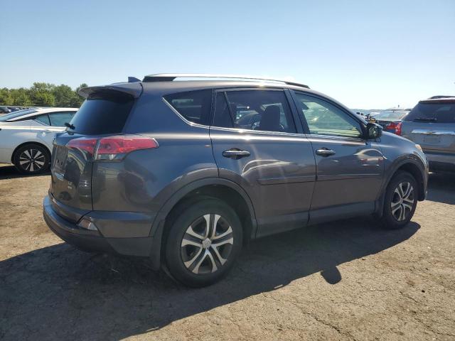 JTMBFREV1JJ194565 - 2018 TOYOTA RAV4 LE ნაცრისფერი ფოტო 3