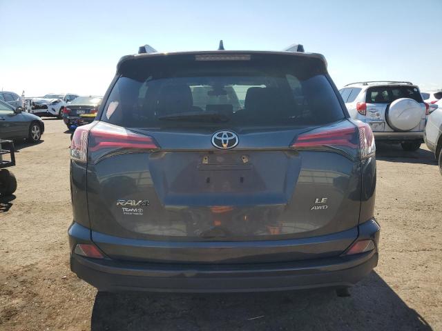 JTMBFREV1JJ194565 - 2018 TOYOTA RAV4 LE ნაცრისფერი ფოტო 6