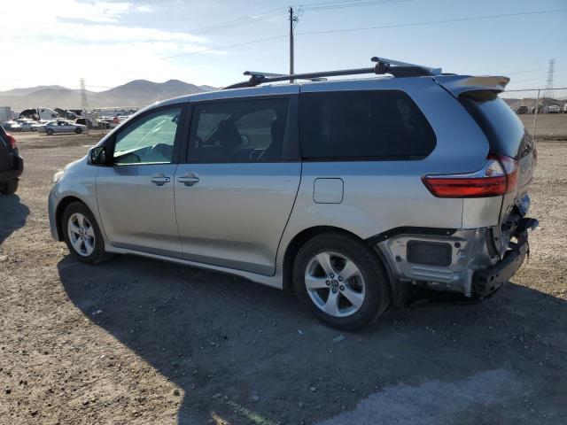 5TDKZ3DC4KS011572 - 2019 TOYOTA SIENNA LE SILVER photo 2