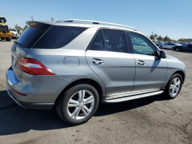 4JGDA5HB7CA007099 - 2012 MERCEDES-BENZ ML 350 4MATIC GRAY photo 3