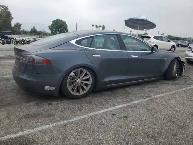 5YJSA1E29GF152201 - 2016 TESLA MODEL S ნაცრისფერი ფოტო 3