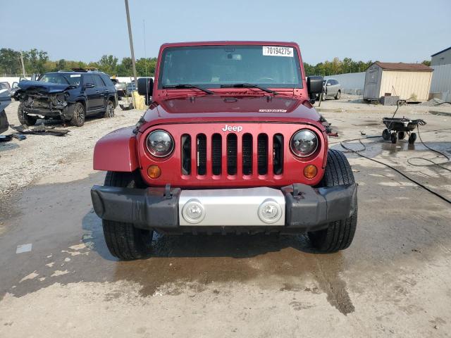 1C4BJWEGXDL588556 - 2013 JEEP WRANGLER U SAHARA BURGUNDY photo 5