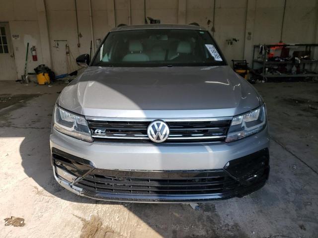 3VV2B7AX1KM147694 - 2019 VOLKSWAGEN TIGUAN SE Grau Foto 5