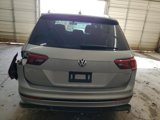 3VV2B7AX1KM147694 - 2019 VOLKSWAGEN TIGUAN SE Grau Foto 6