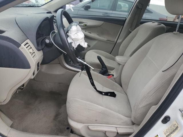 5YFBU4EE2DP206635 - 2013 TOYOTA COROLLA BASE Белый фото 7