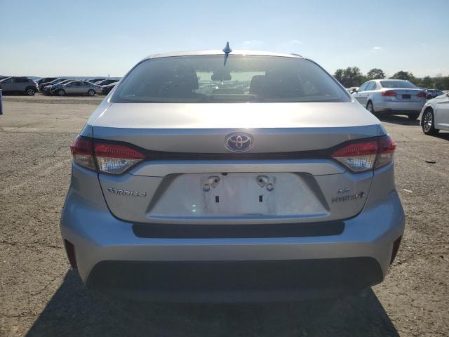 JTDBCMFE5R3058868 - 2024 TOYOTA COROLLA LE SILVER photo 6