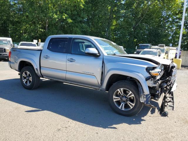 5TFAZ5CN3HX039411 - 2017 TOYOTA TACOMA DOUBLE CAB ნაცრისფერი ფოტო 4