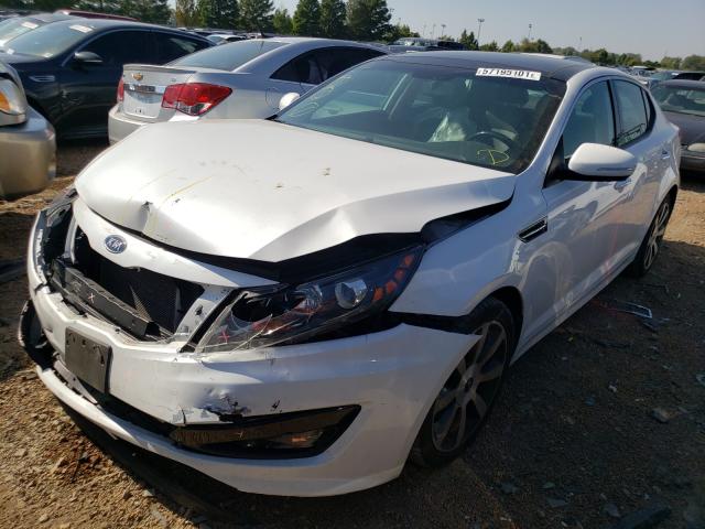 5XXGR4A68CG079709 - 2012 KIA OPTIMA SX WHITE photo 2