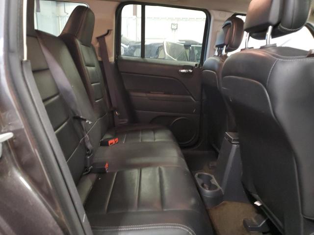 1C4NJPFA6GD676418 - 2016 JEEP PATRIOT LATITUDE GRAY photo 11