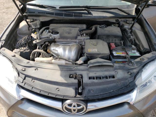 4T1BF1FK5HU452600 - 2017 TOYOTA CAMRY LE GRAY photo 11