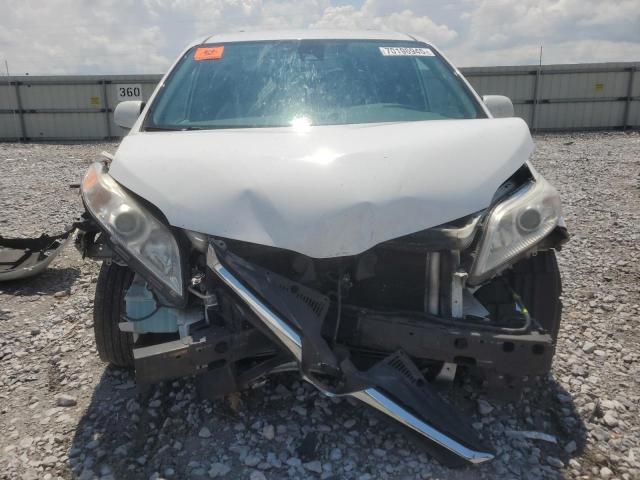 5TDKZ3DC5KS002038 - 2019 TOYOTA SIENNA LE 白色 照片 5