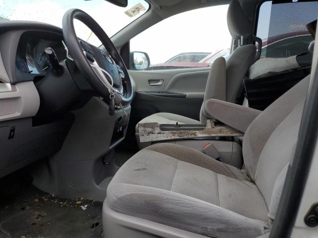 5TDKZ3DC5KS002038 - 2019 TOYOTA SIENNA LE 白色 照片 7