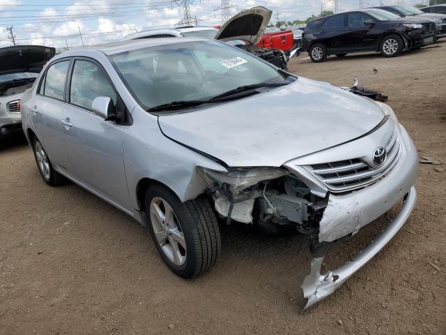 2T1BU4EE9DC113708 - 2013 TOYOTA COROLLA BASE Argent photo 4