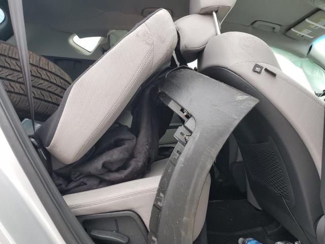 KM8J2CA45KU045573 - 2019 HYUNDAI TUCSON SE SILVER photo 11