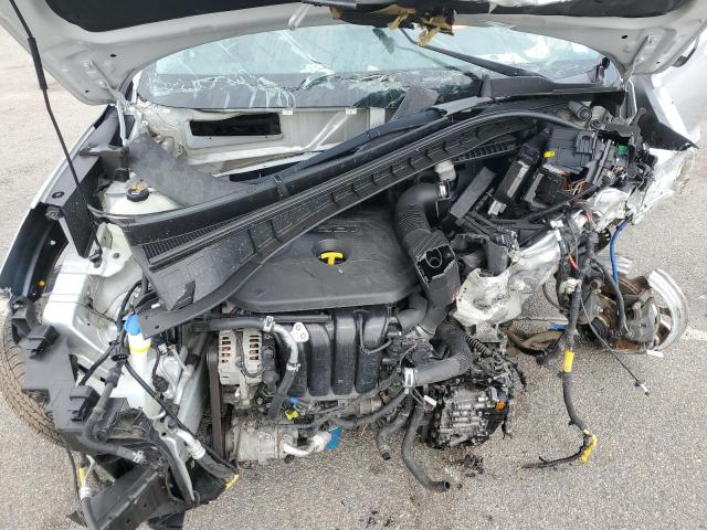 KM8J2CA45KU045573 - 2019 HYUNDAI TUCSON SE SILVER photo 12