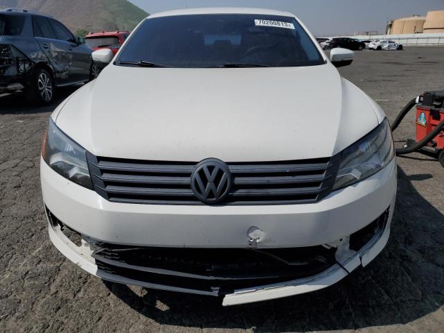 1VWAT7A37FC067227 - 2015 VOLKSWAGEN PASSAT S WHITE photo 5