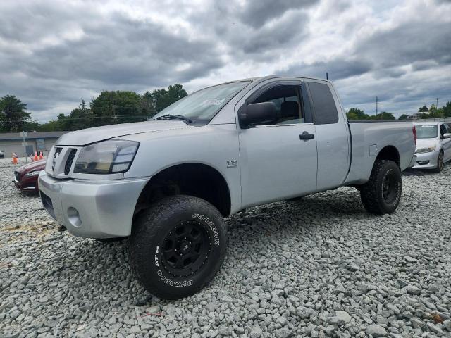 2004 NISSAN TITAN XE, 