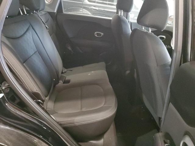 KNDJN2A21J7592521 - 2018 KIA SOUL შავი ფოტო 10