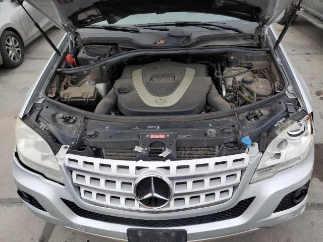 4JGBB8GB0BA656443 - 2011 MERCEDES-BENZ ML 350 4MATIC GRAY photo 12