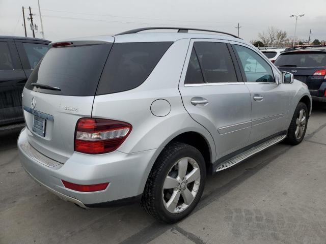 4JGBB8GB0BA656443 - 2011 MERCEDES-BENZ ML 350 4MATIC GRAY photo 3