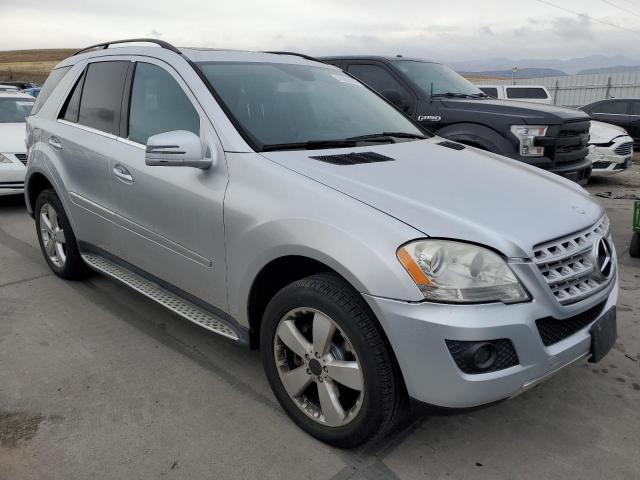 4JGBB8GB0BA656443 - 2011 MERCEDES-BENZ ML 350 4MATIC GRAY photo 4