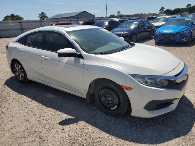 2HGFC2F70JH501888 - 2018 HONDA CIVIC EX WHITE photo 4