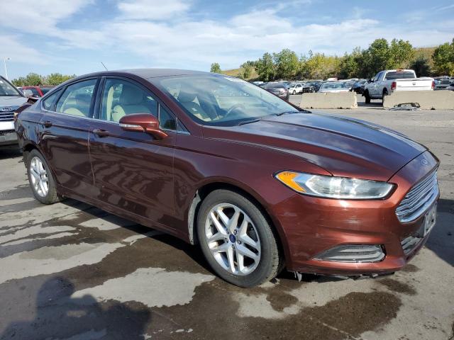 3FA6P0H72FR288402 - 2015 FORD FUSION SE MAROON photo 4