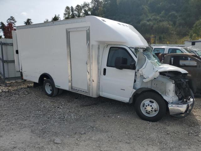 1HA3GSC7XPN015224 - 2023 CHEV EXPRESS G3500 თეთრი ფოტო 4