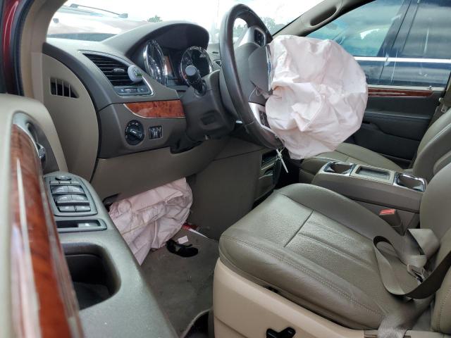 2C4RC1CG4GR240262 - 2016 CHRYSLER TOWN & COU TOURING L RED photo 8