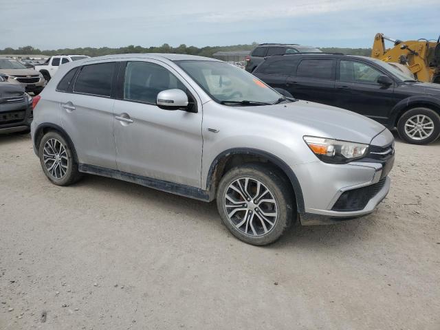 JA4AR3AU6KU011524 - 2019 MITSUBISHI OUTLANDER ES Արծաթագույն լուսանկար 4