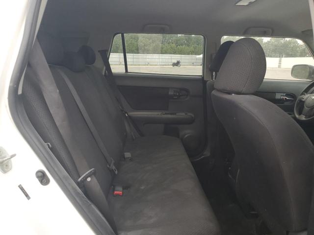 JTLZE4FE2A1112303 - 2010 TOYOTA SCION XB WHITE photo 11