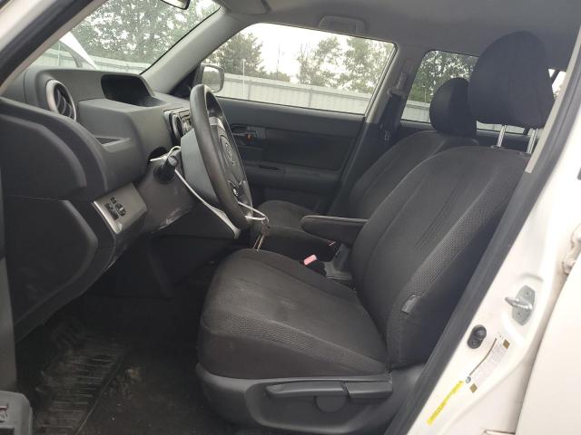 JTLZE4FE2A1112303 - 2010 TOYOTA SCION XB WHITE photo 7