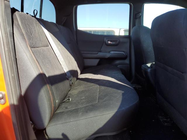 5TFDZ5BN6HX026800 - 2017 TOYOTA TACOMA DOUBLE CAB ORANGE photo 10