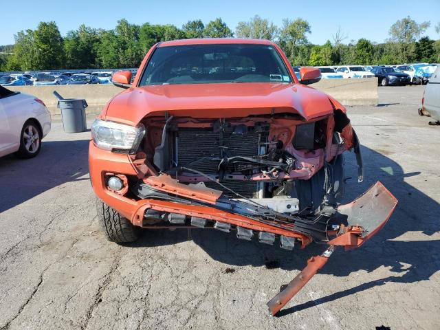5TFDZ5BN6HX026800 - 2017 TOYOTA TACOMA DOUBLE CAB ORANGE photo 5