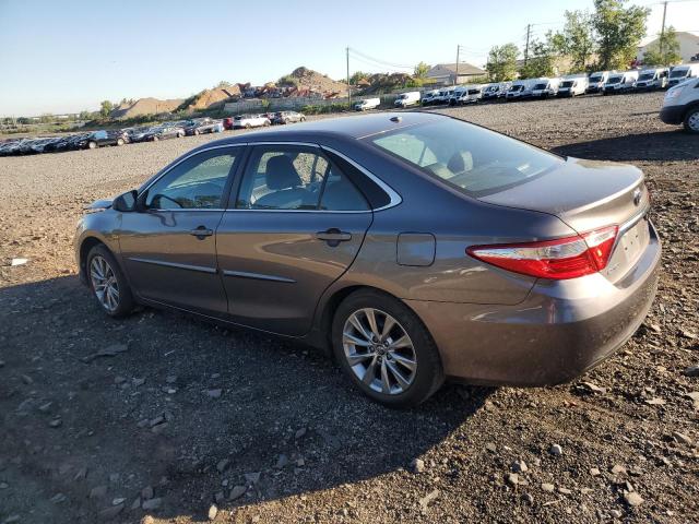 4T1BF1FK5HU309257 - 2017 TOYOTA CAMRY LE GRAY photo 2