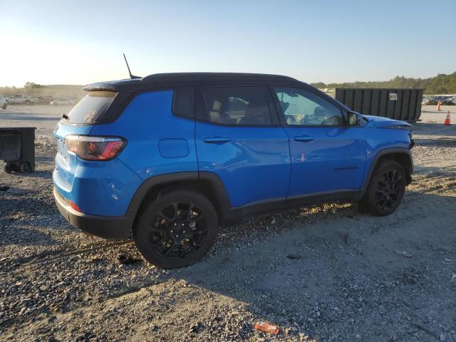 3C4NJCBB6NT235208 - 2022 JEEP COMPASS LATITUDE BLUE photo 3