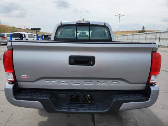 5TFAX5GN8HX077197 - 2017 TOYOTA TACOMA DOUBLE CAB Grau Foto 6