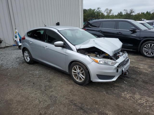 1FADP3K20JL324617 - 2018 FORD FOCUS SE SILVER photo 4