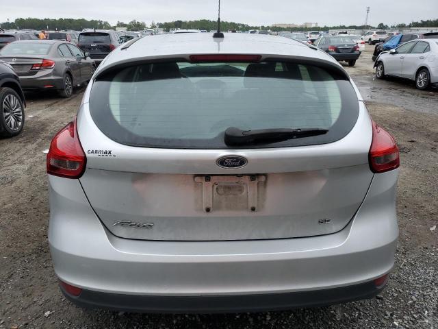 1FADP3K20JL324617 - 2018 FORD FOCUS SE SILVER photo 6