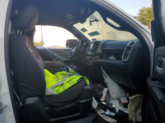 3C7WRMDL7MG684190 - 2021 RAM 5500 白色 照片 5