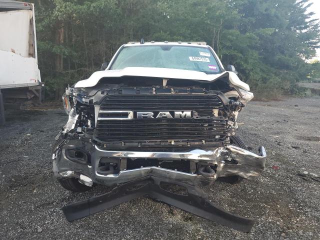 3C7WRMDL7MG684190 - 2021 RAM 5500 白色 照片 9