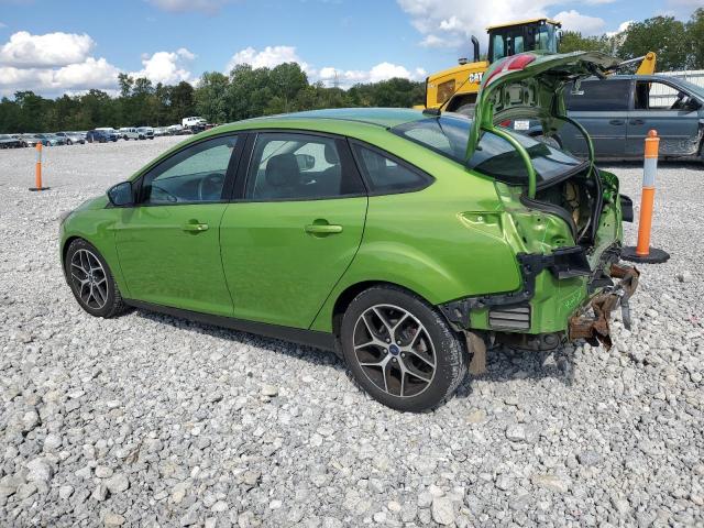 1FADP3H28JL314120 - 2018 FORD FOCUS SEL GREEN photo 2