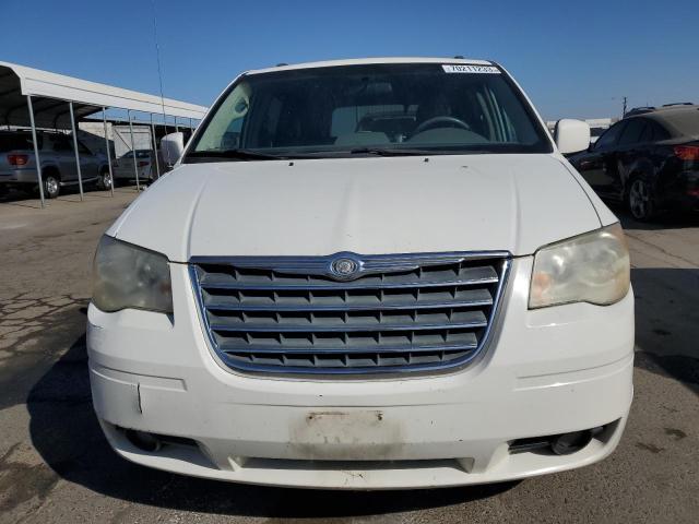 2A4RR5D10AR132075 - 2010 CHRYSLER TOWN & COU TOURING თეთრი ფოტო 5