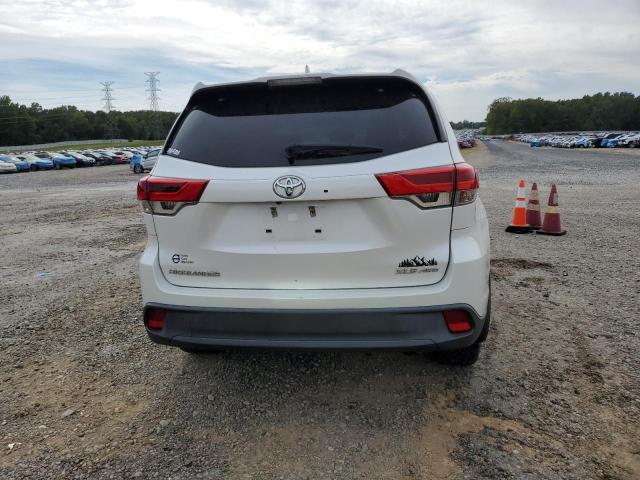 5TDJZRFH4KS919642 - 2019 TOYOTA HIGHLANDER SE WHITE photo 6