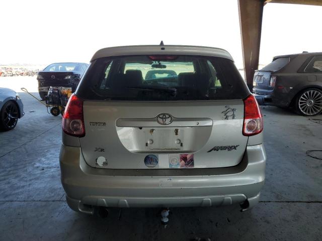 2T1KR32E04C192539 - 2004 TOYOTA COROLLA MATRIX XR SILVER photo 6