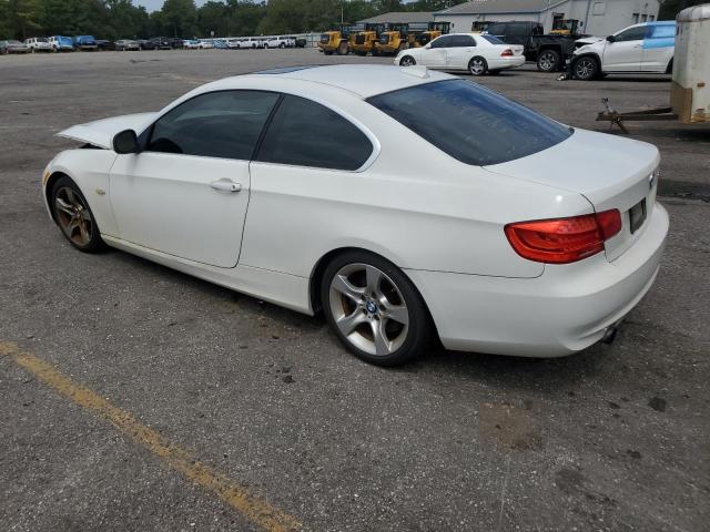 WBAKG7C52BE599247 - 2011 BMW 335 I WHITE photo 2